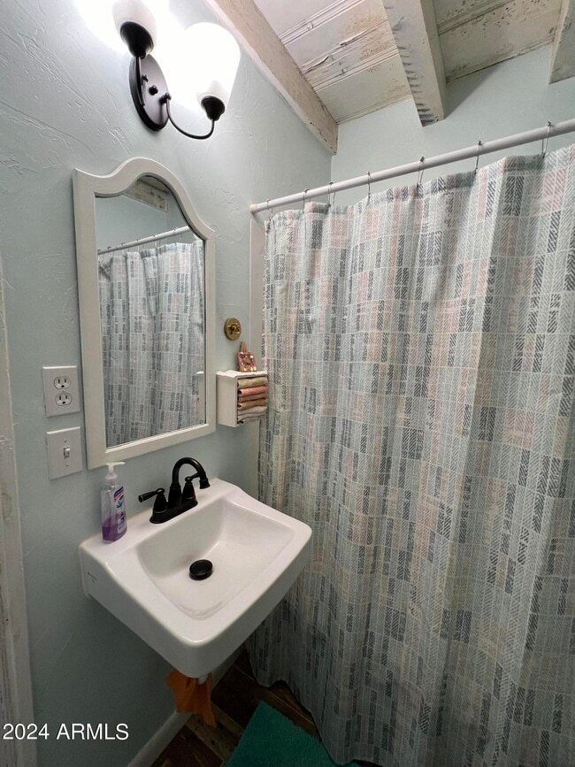 Building Photo - 9502 N 2nd Pl