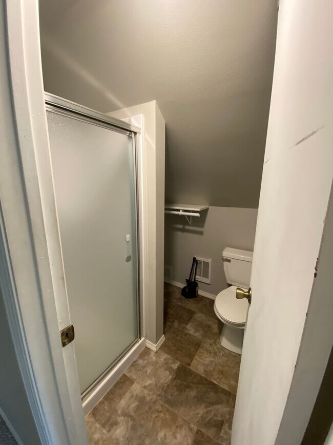 Building Photo - 105 7th Ave SE