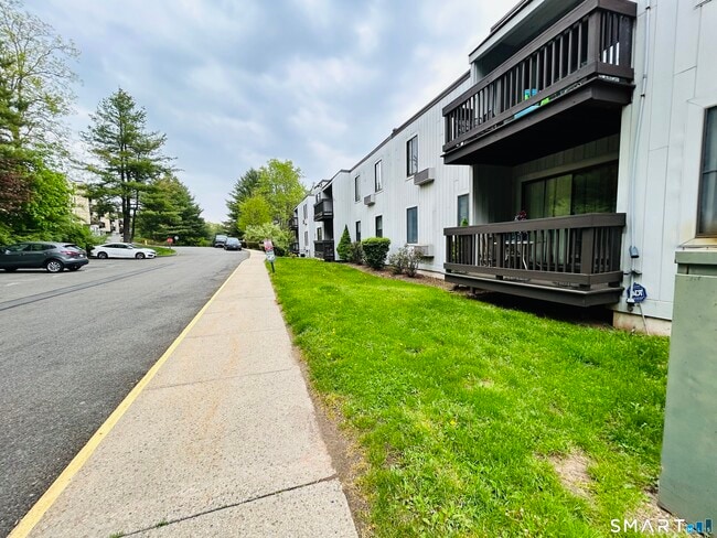 Building Photo - 175 Mill Pond Rd