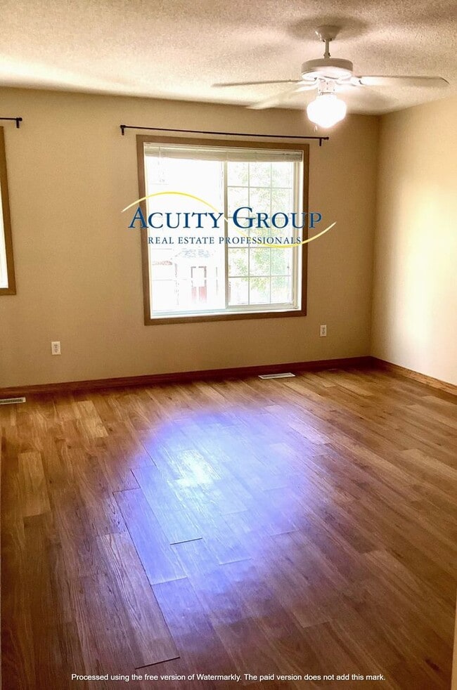 Building Photo - 2BR, 2BA Otsego Townhome for Rent