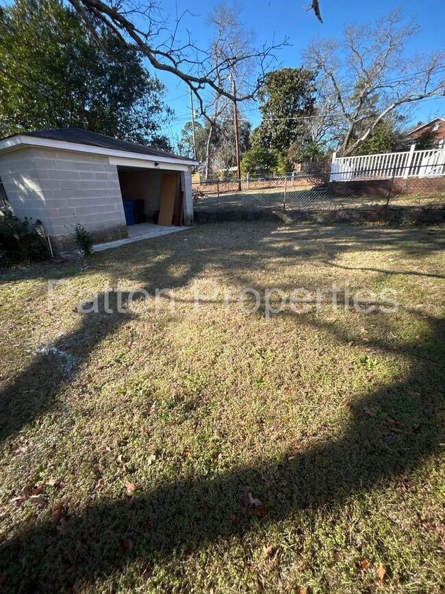 Building Photo - West Columbia Home