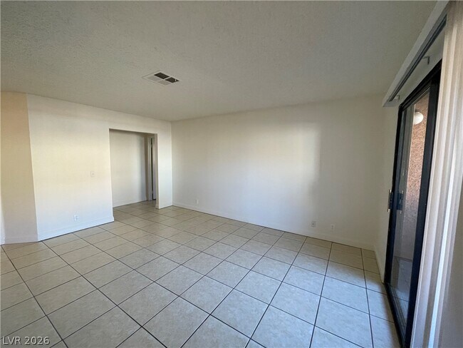 Building Photo - 3151 N Soaring Gulls Dr