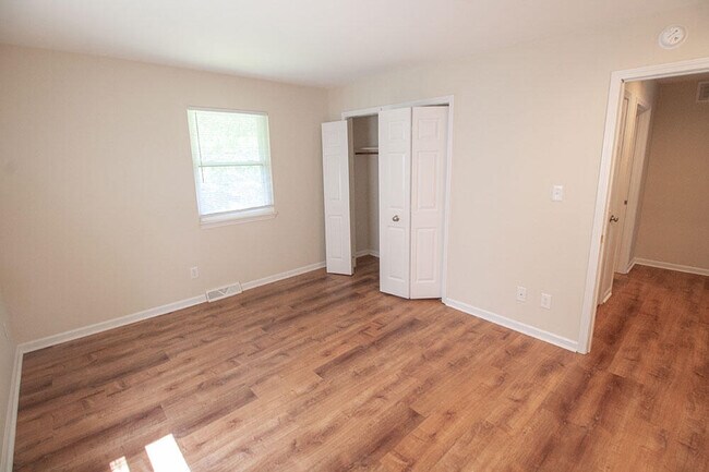 Building Photo - 1902 Mirtle Grove Ct