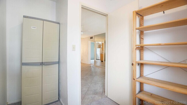 Building Photo - 505 Gardens Dr