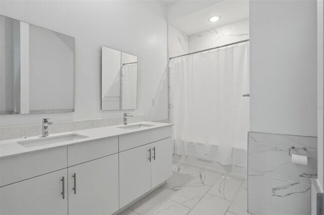 Building Photo - 285 Famagusta Dr
