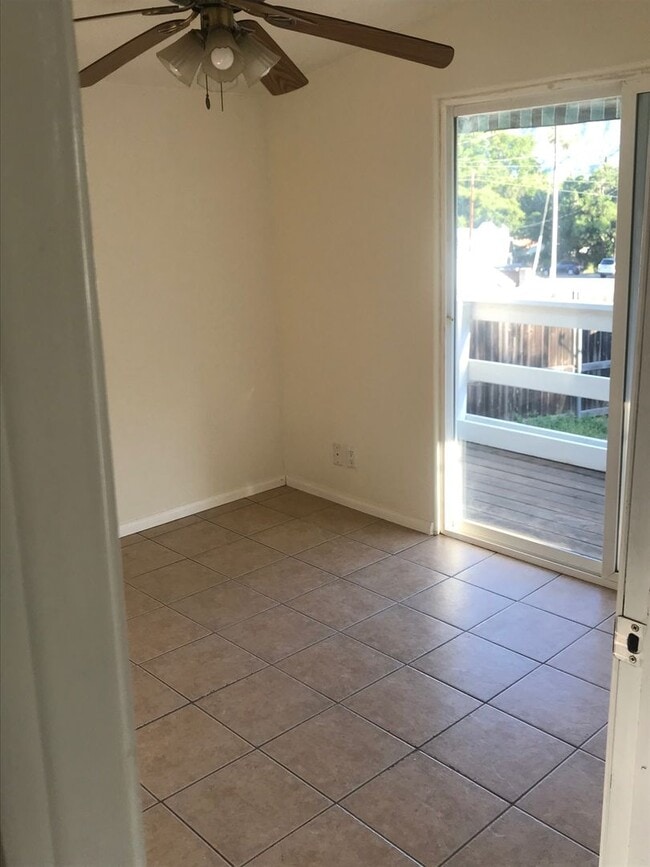 Building Photo - OJAI One bedroom cottage!