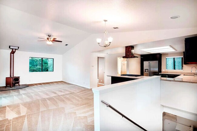 Building Photo - 6571 Summerhill Road