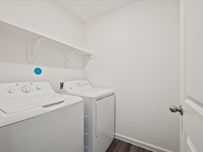 Building Photo - 608 Craven St