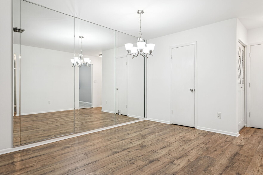 Building Photo - 4606 W Gray St