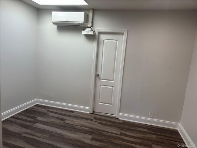 Building Photo - 219-07 Jamaica Ave