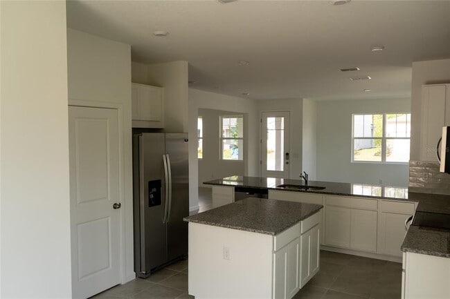 Building Photo - 13094 Pergola Ave