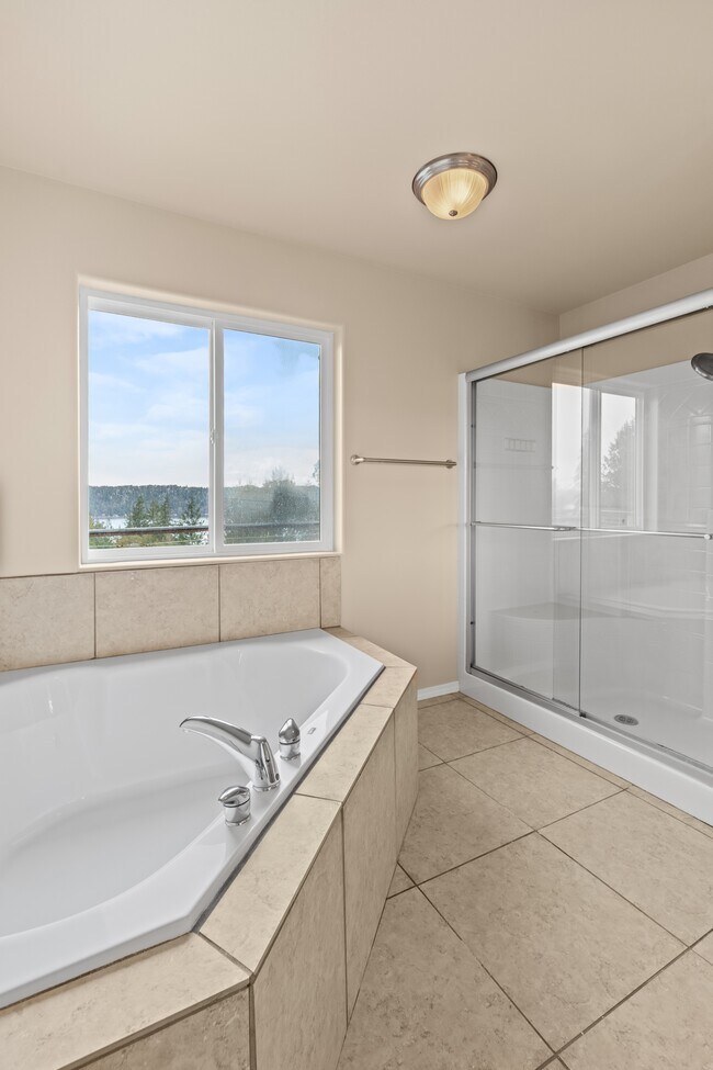 Building Photo - 231 E Linda Vista Ct