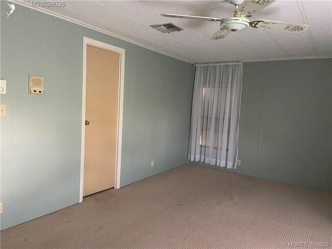 Building Photo - 7777 SE Continental Dr