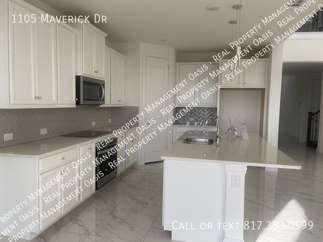 Building Photo - 1105 Maverick Dr
