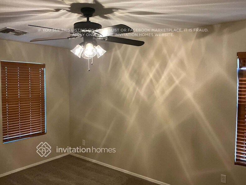 Building Photo - 8913 E Portobello Ave