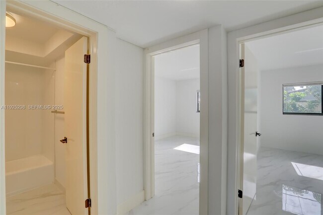 Building Photo - 2140 NE 56th St