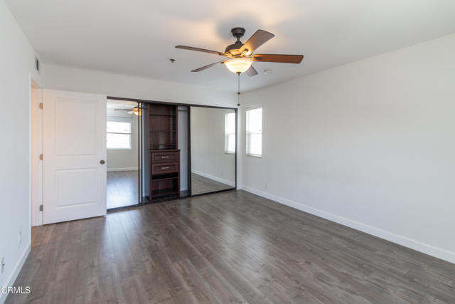 Building Photo - 625 E Del Mar Blvd