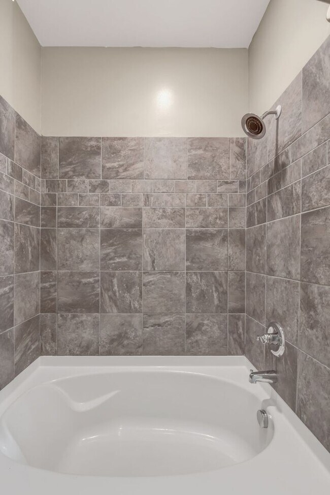 Building Photo - Harpeth Park Townhome in Bellevue