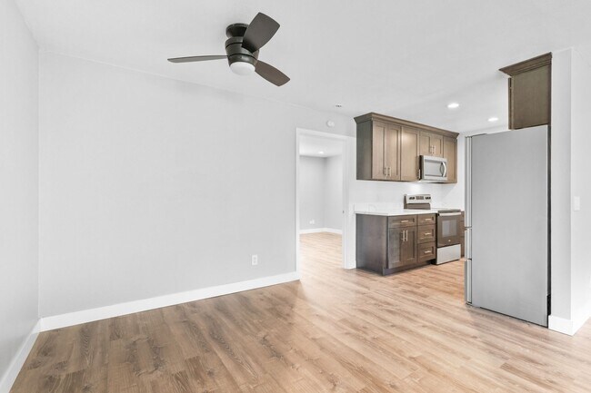Building Photo - Pet Friendly & Remodeled 1BR Condo Near SD...