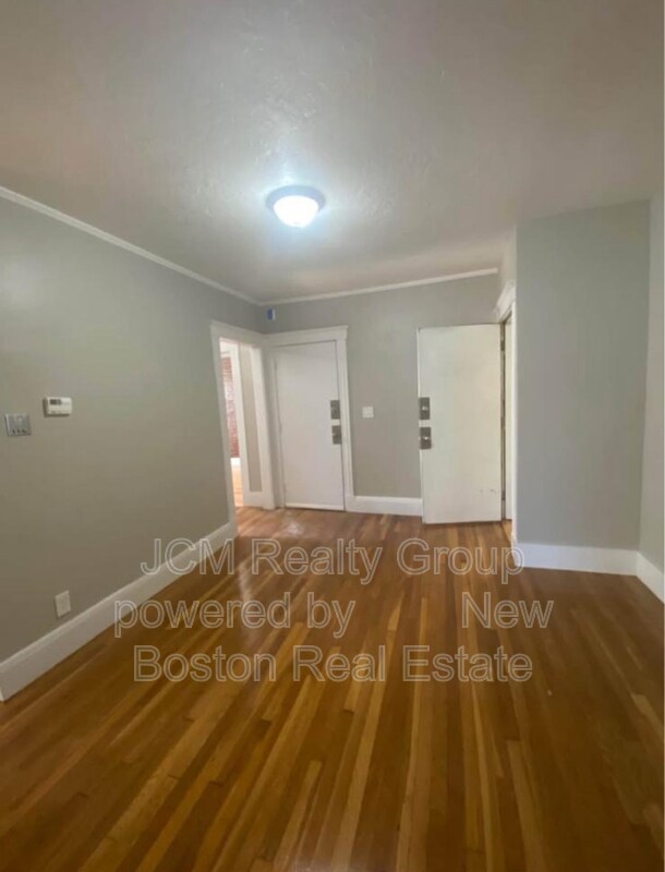 Building Photo - 23 Mall St