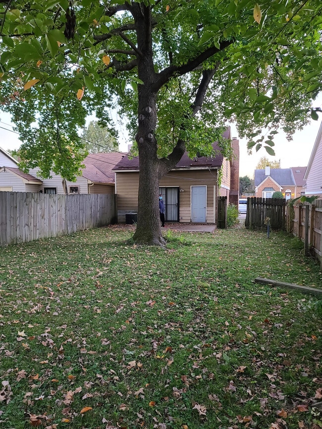 Building Photo - 5856 Jardin Pl