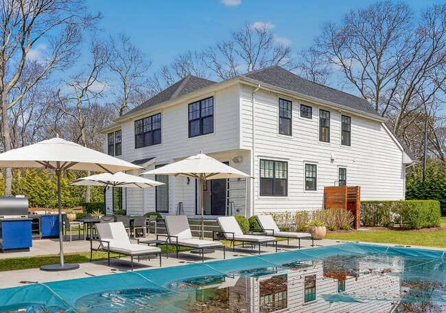 Building Photo - 17 Bayview Rd