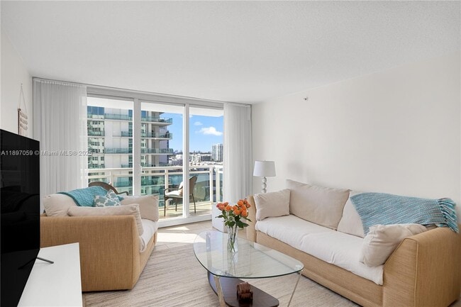 Building Photo - 6917 Collins Ave