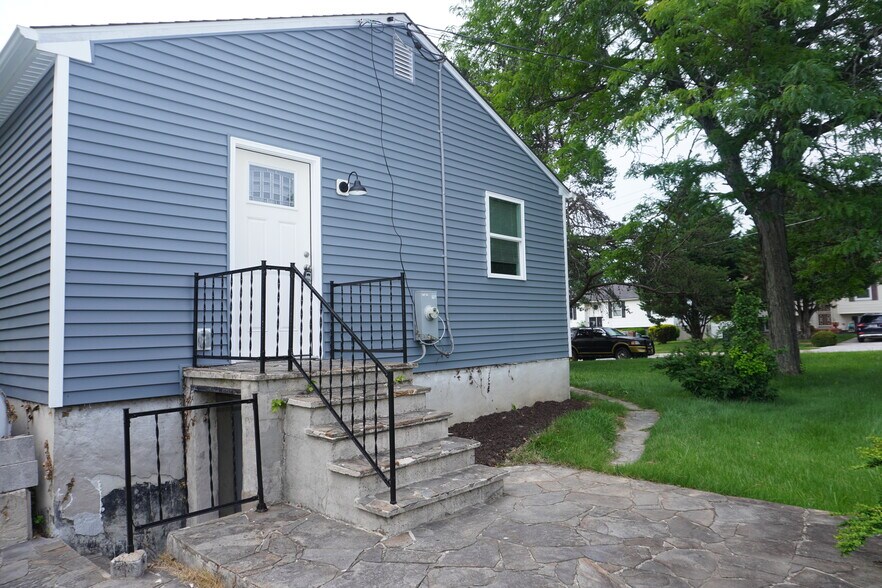 Building Photo - 7319 Castlemoor Rd