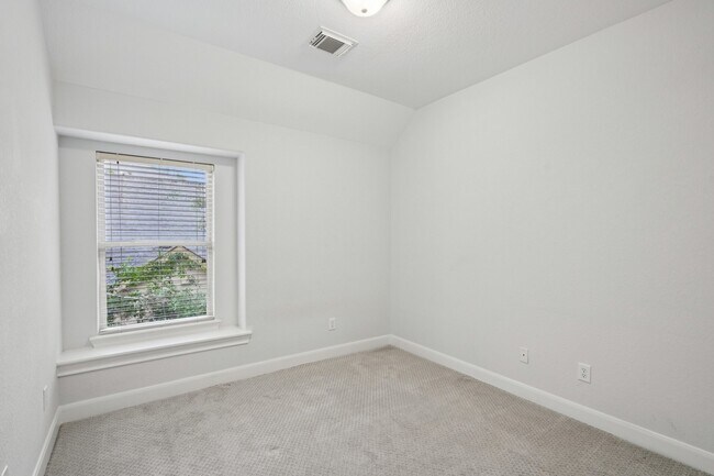 Building Photo - 90 Panterra Way
