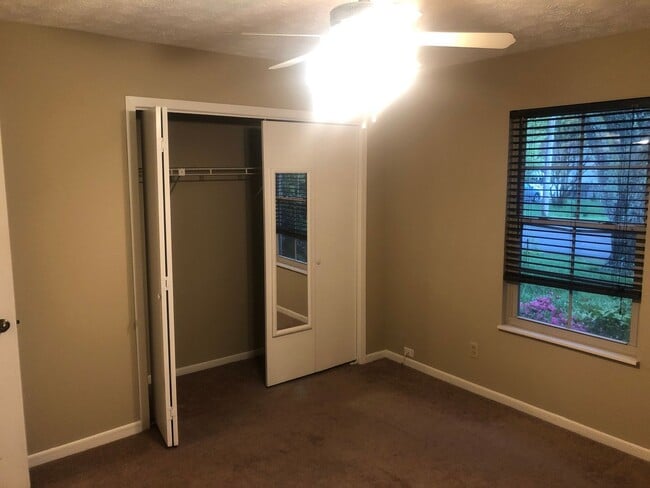 Building Photo - Charming 4-Bedroom Cape Cod Home in Knoxville