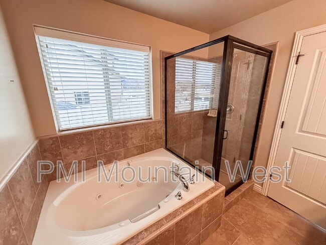 Building Photo - 2241 W 2475 N