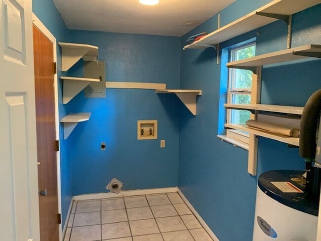 Building Photo - Amazing 3 Bedroom, 2 Bathroom House in Springtree