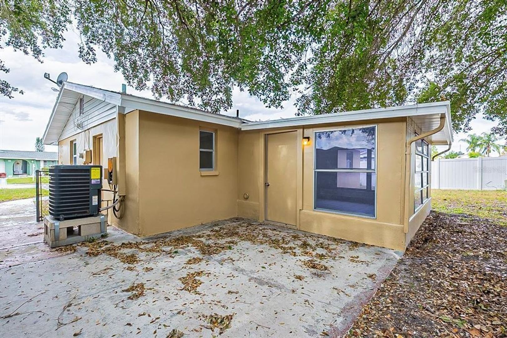 Building Photo - 9110 St Clair Ln
