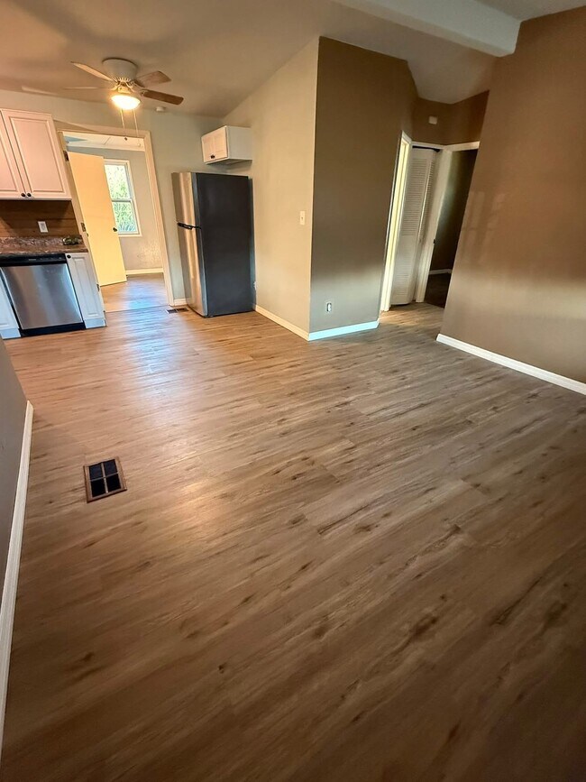 Building Photo - 10495 118th Ave N