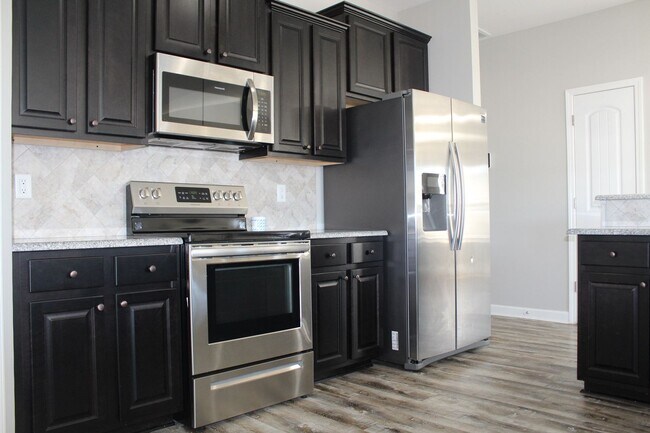 Building Photo - 228 Planters Ridge Dr
