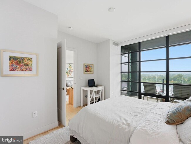 Building Photo - 45 Sutton Square SW