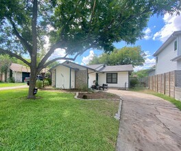 Building Photo - South Congress- 3/2 House- $3400