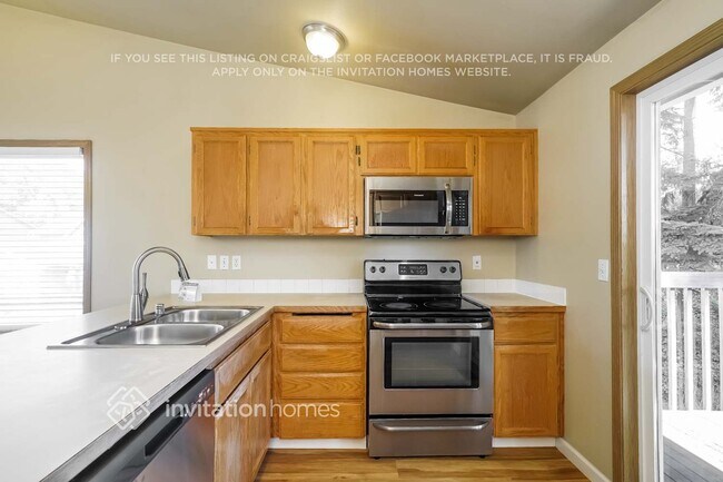 Building Photo - 17407 17th Ave E