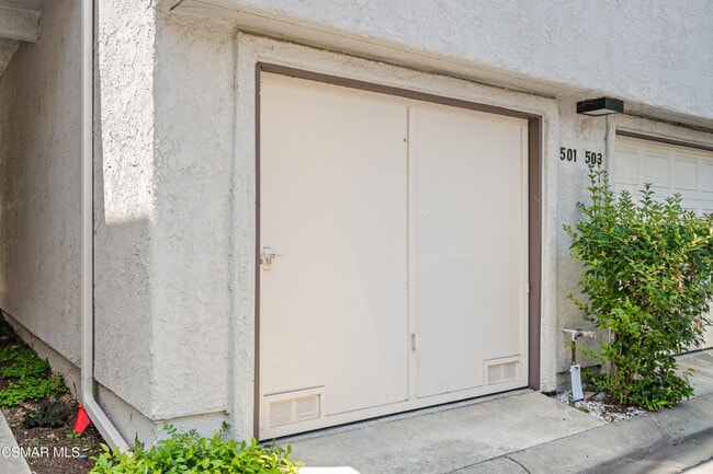 Building Photo - 501 Via Colinas