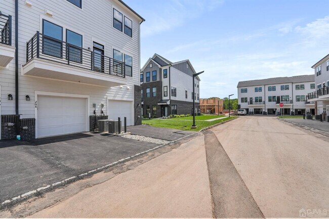 Building Photo - 204 Lyla Ln