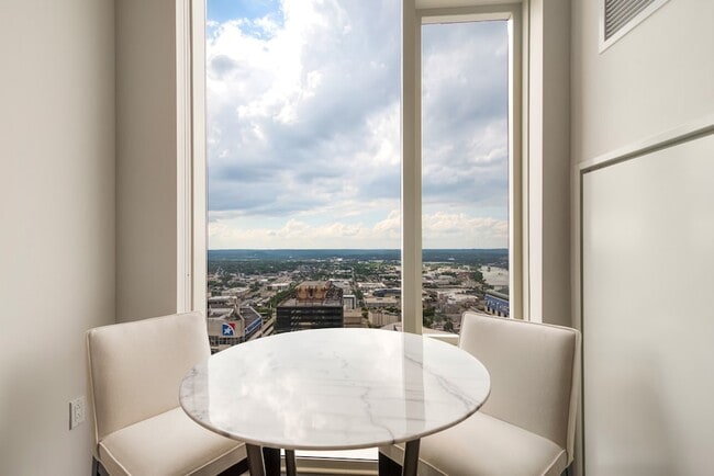 Building Photo - 515 Church St