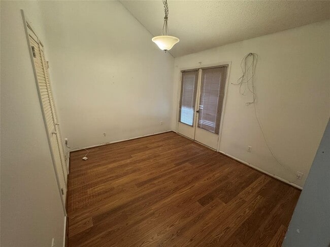 Building Photo - 5842 Sampley Way