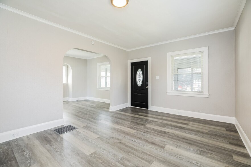 Building Photo - 3806 Watson Ave