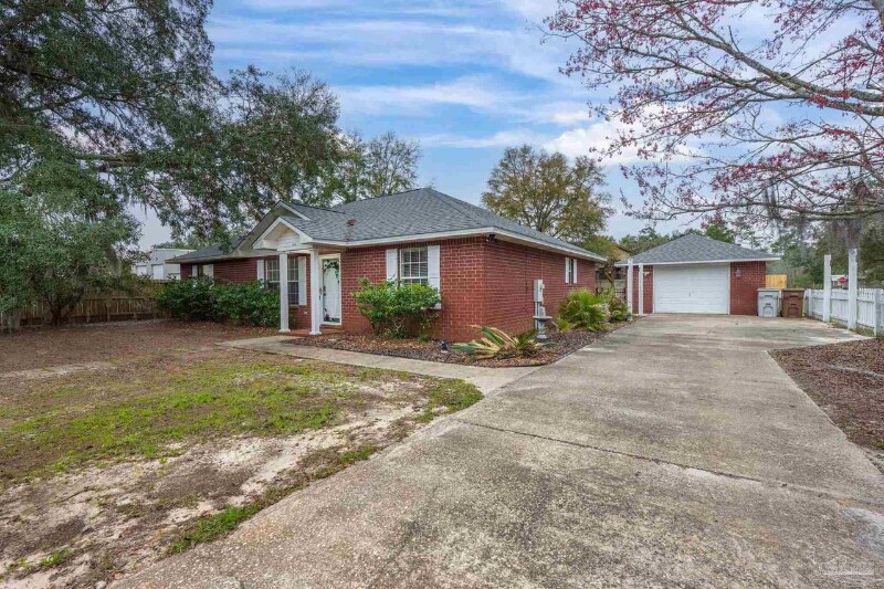 Building Photo - 3159 Hickory St