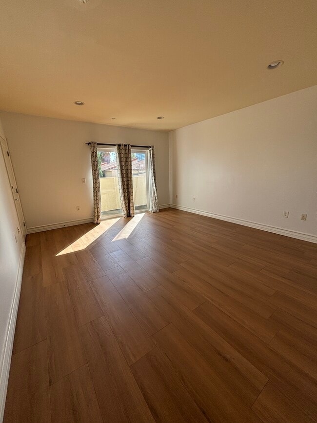 Building Photo - 1409 S Westgate Ave