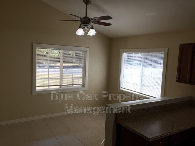 Building Photo - 1305 Chestnut St