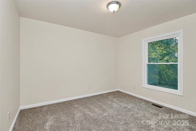 Building Photo - 518 Echodale Dr