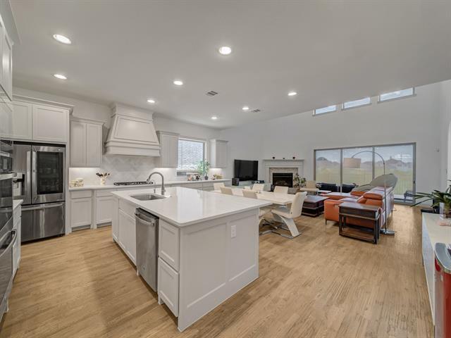 Building Photo - 741 Carlisle Dr