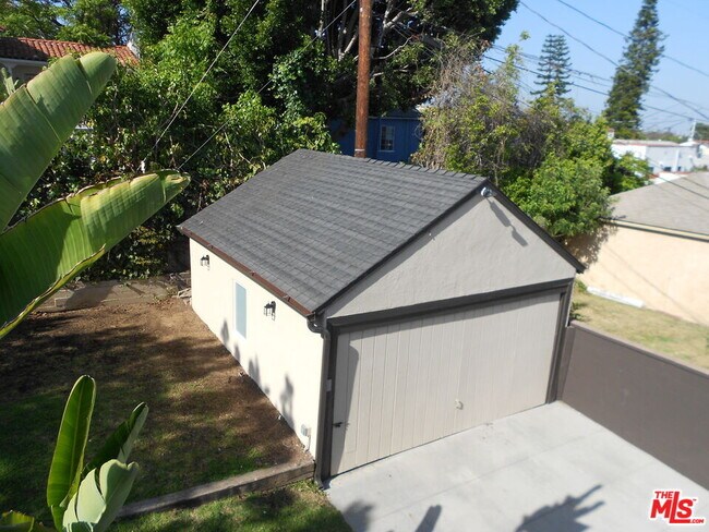 Building Photo - 9139 W 25th St