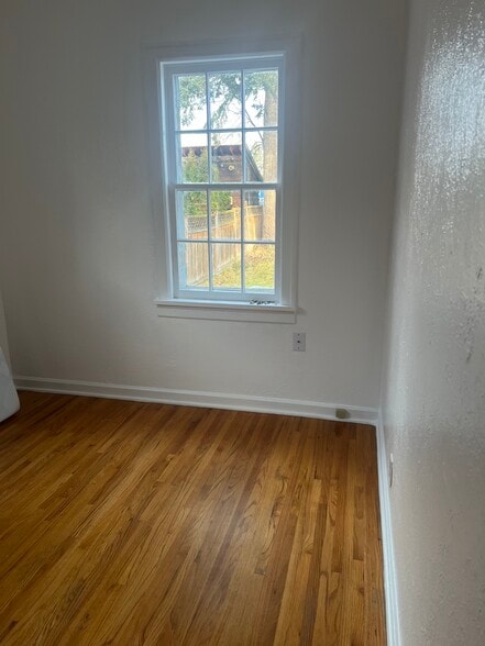 Building Photo - 804 3rd St